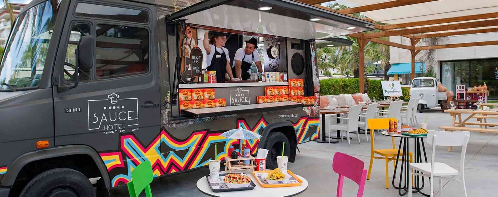 Sauce Hotel, serving on the terrace