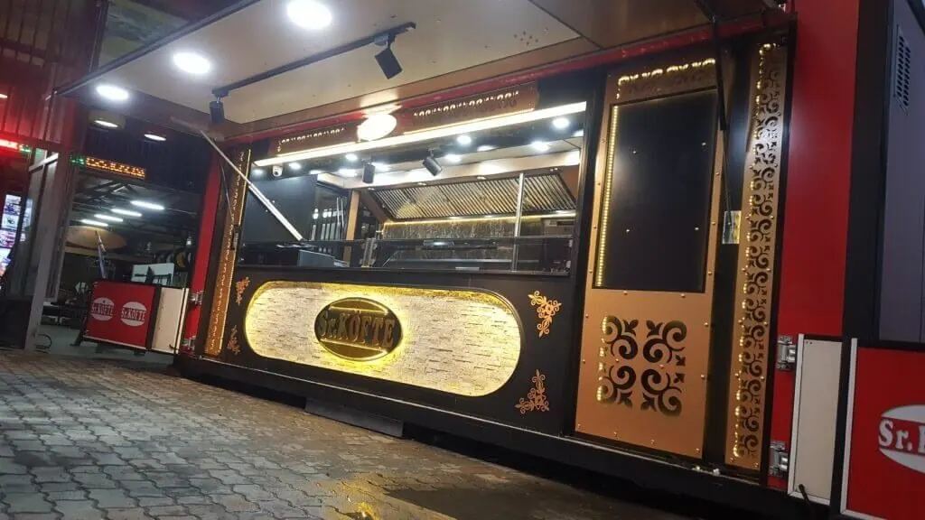 Sr. Köfte, container restaurant