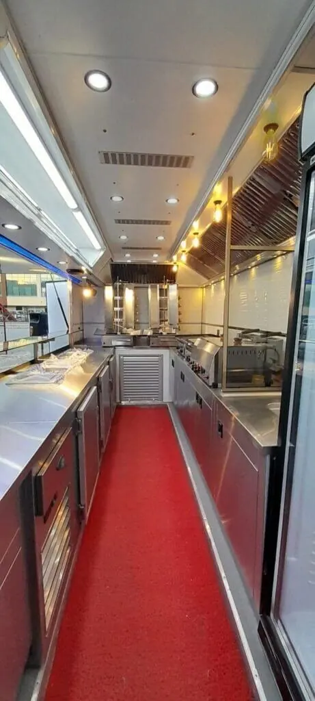 Paşa Döner food truck'ı, arkadan görünüm