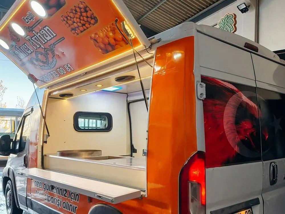Serving hatch of the Tatlıcı Ayhan van